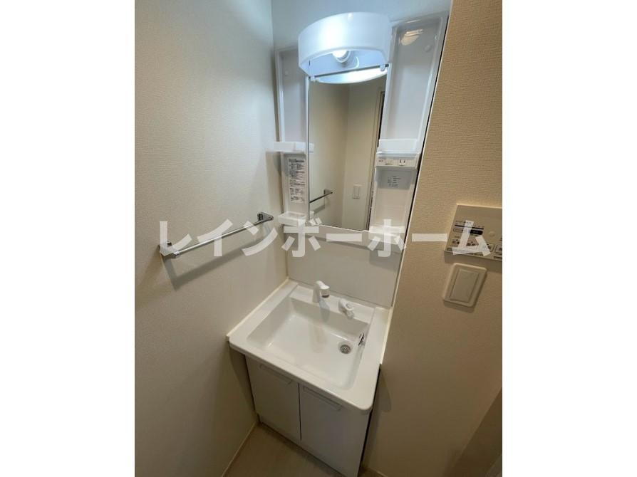 洗面設備　独立洗面台で身支度をすべて済ませてしまいましょう