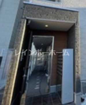 エントランス　落ち着いたエントランスです