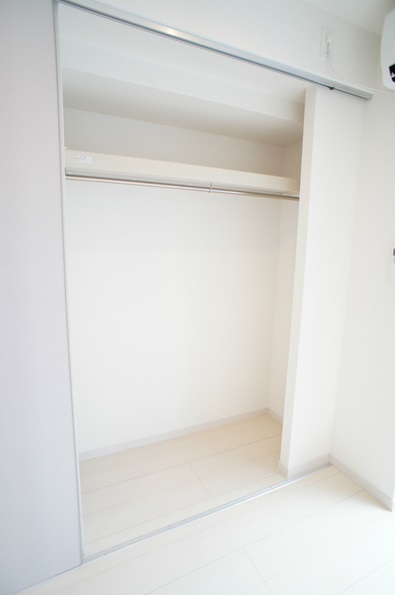 収納　パイプハンガー付きのクロゼットです