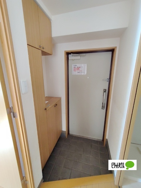 玄関　同物件別部屋