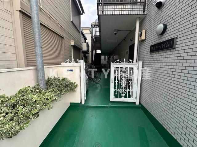 エントランス　建物の内部です