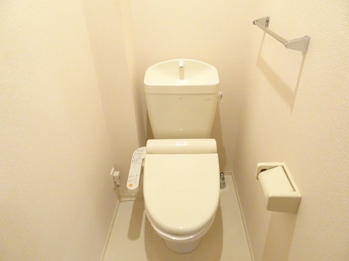 トイレ　温水洗浄暖房便座