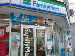 コンビニ　ファミリーマート江東北砂四丁目店（コンビニ）まで208m