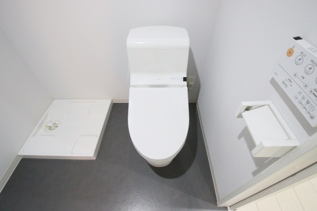 トイレ　※別室の参考写真の為、現況優先です。