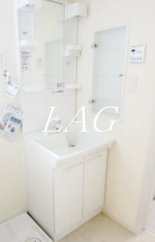 洗面設備　独立洗面台です。