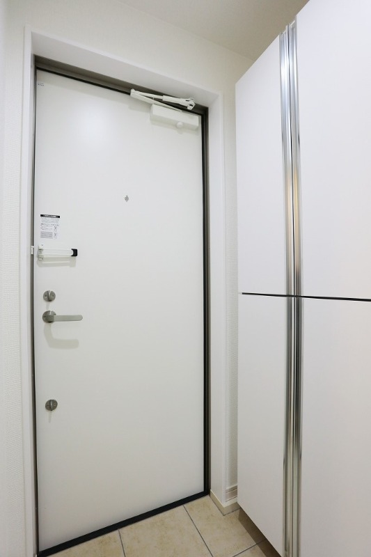 玄関　シューズボックスがあるので玄関が広く使えます