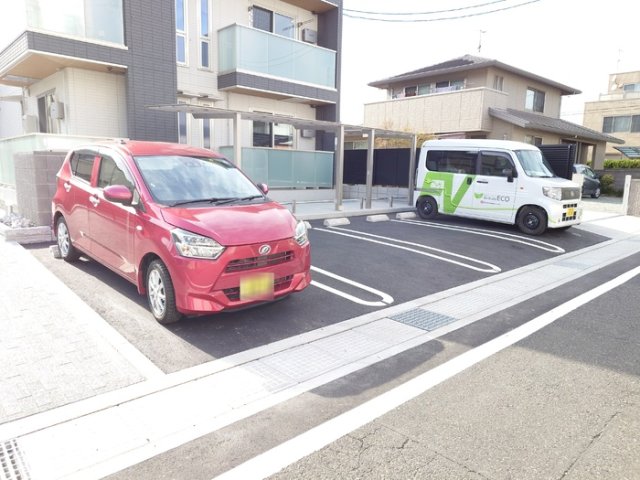 駐車場　駐車場