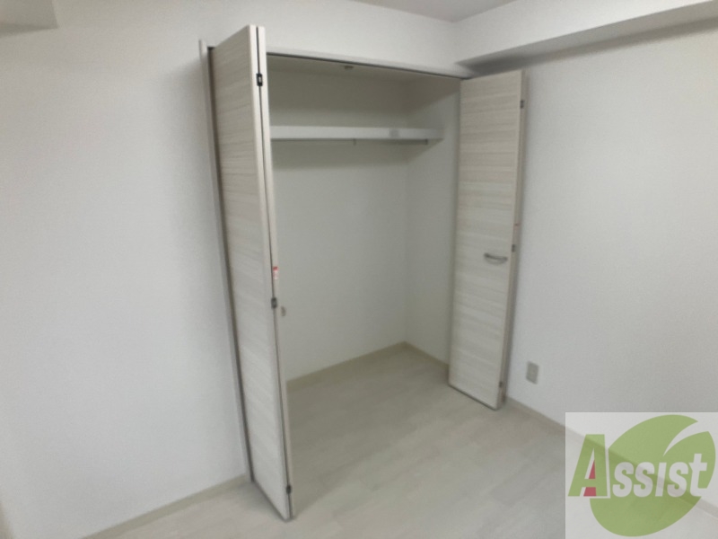 収納　クローゼットは奥行きもあり、荷物が多い方でも安心です。