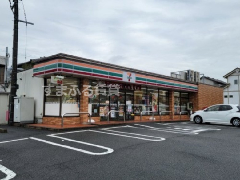 コンビニ　セブンイレブン 刈谷日高町店（コンビニ）まで685m