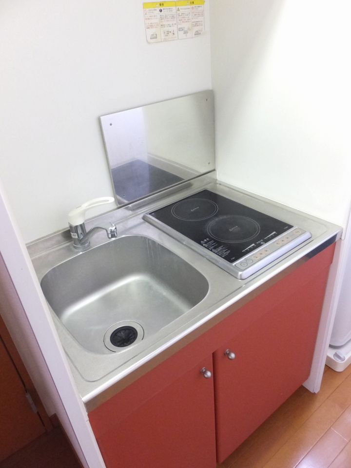 キッチン　２口ラジエントヒーター設置済み