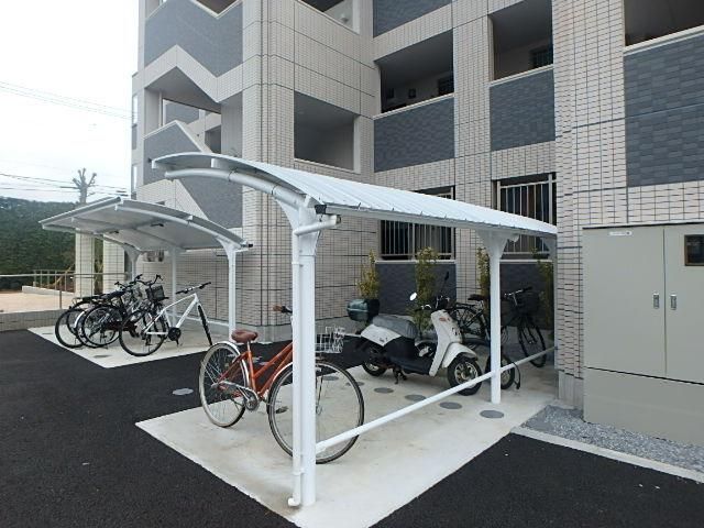 駐車場　駐輪場