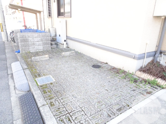 駐車場　敷地内駐車場