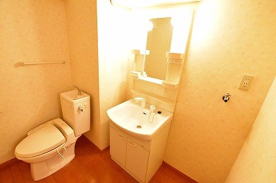 洗面設備　シャワー付洗面台