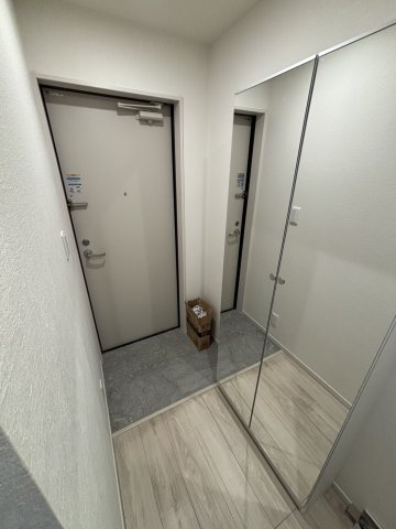 玄関　同シリーズの別物件の参考画像です。