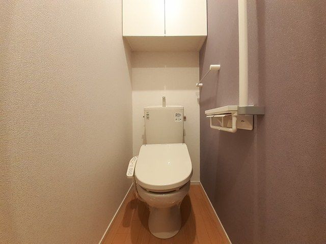 トイレ　落ち着いたトイレです