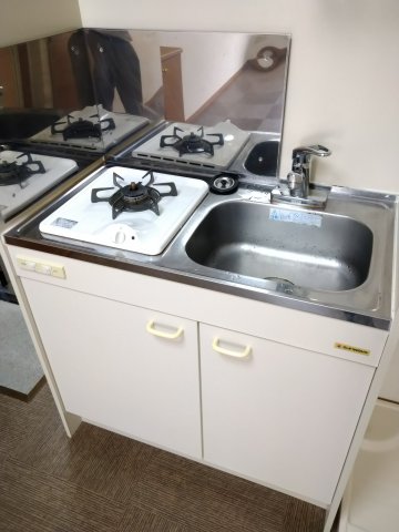 キッチン　コンパクトなキッチンで掃除もラクラク