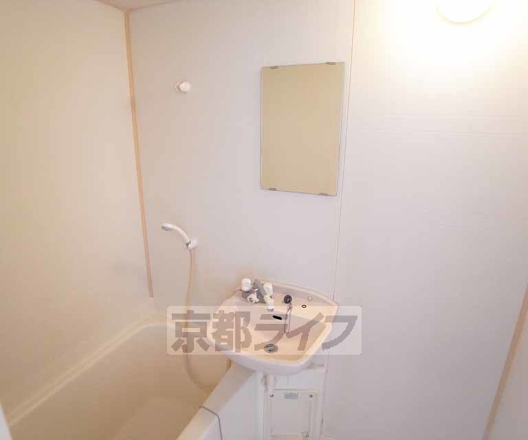 洗面設備　洗面台もついてます。