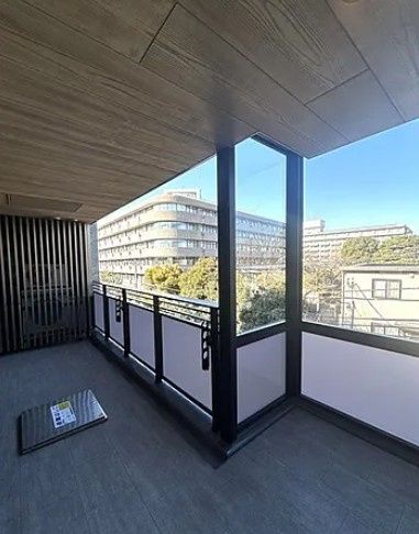 バルコニー　別タイプ部屋　参考写真です