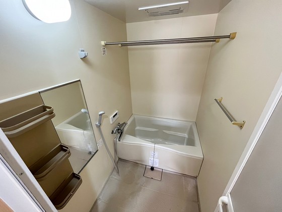 バス・シャワールーム　※別部屋の写真です