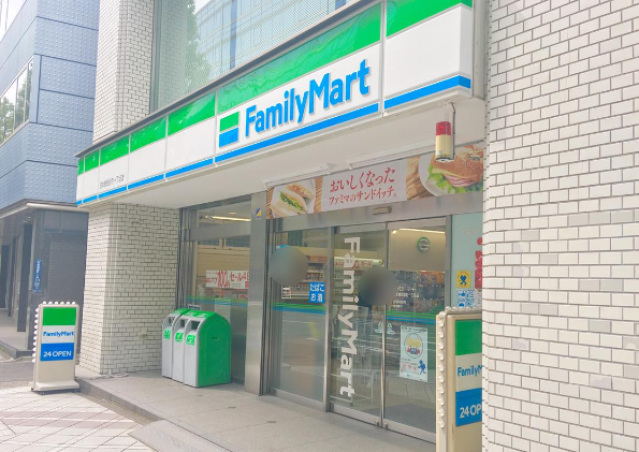 コンビニ　ファミリーマート日本橋堀留町一丁目店（コンビニ）まで156m