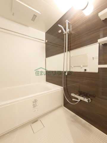 バス・シャワールーム　別部屋の参考写真です