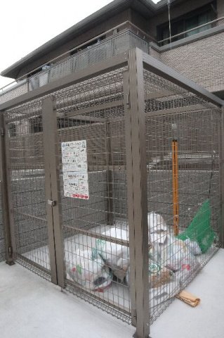 その他共有部分　敷地内ゴミ置き場です