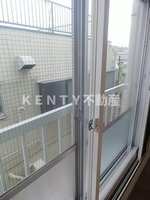 バルコニー　外からの目が気にならないバルコニーで洗濯物が干せます