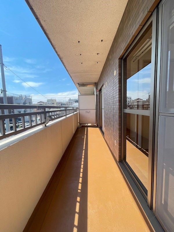 バルコニー　広々としたバルコニーです