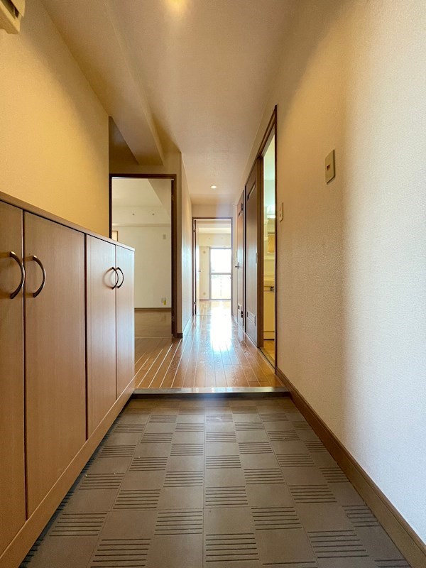 玄関　明るい玄関です