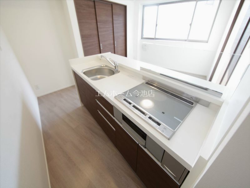 キッチン　システムキッチン（IH3口グリル付）カウンターキッチン