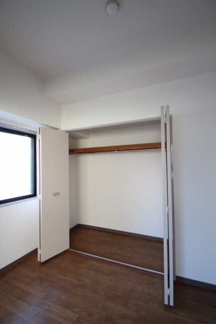 収納　同物件別号室の写真です。