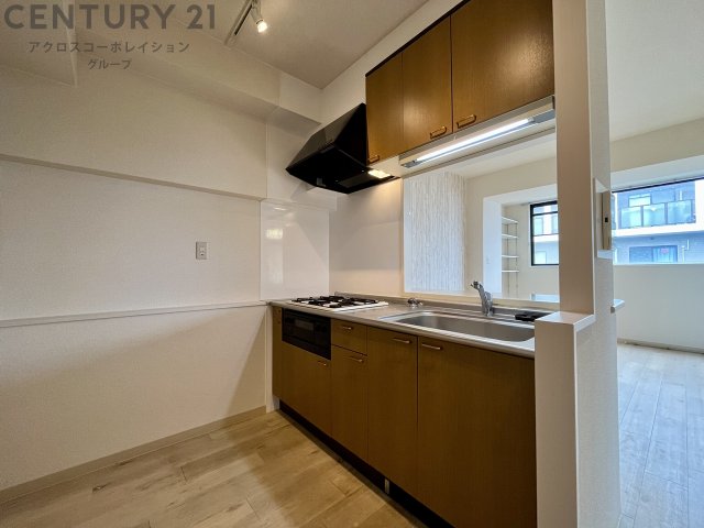 キッチン　料理しながらもリビングが見られて子育て中の方にもおすすめ！