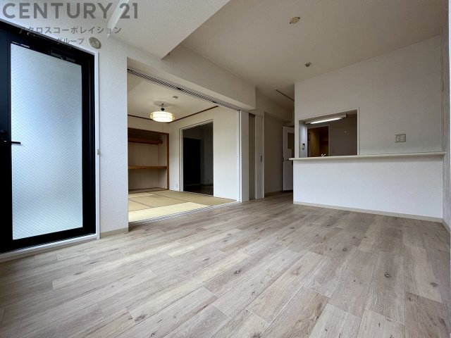 居室・リビング　カウンターキッチン付きのリビング！