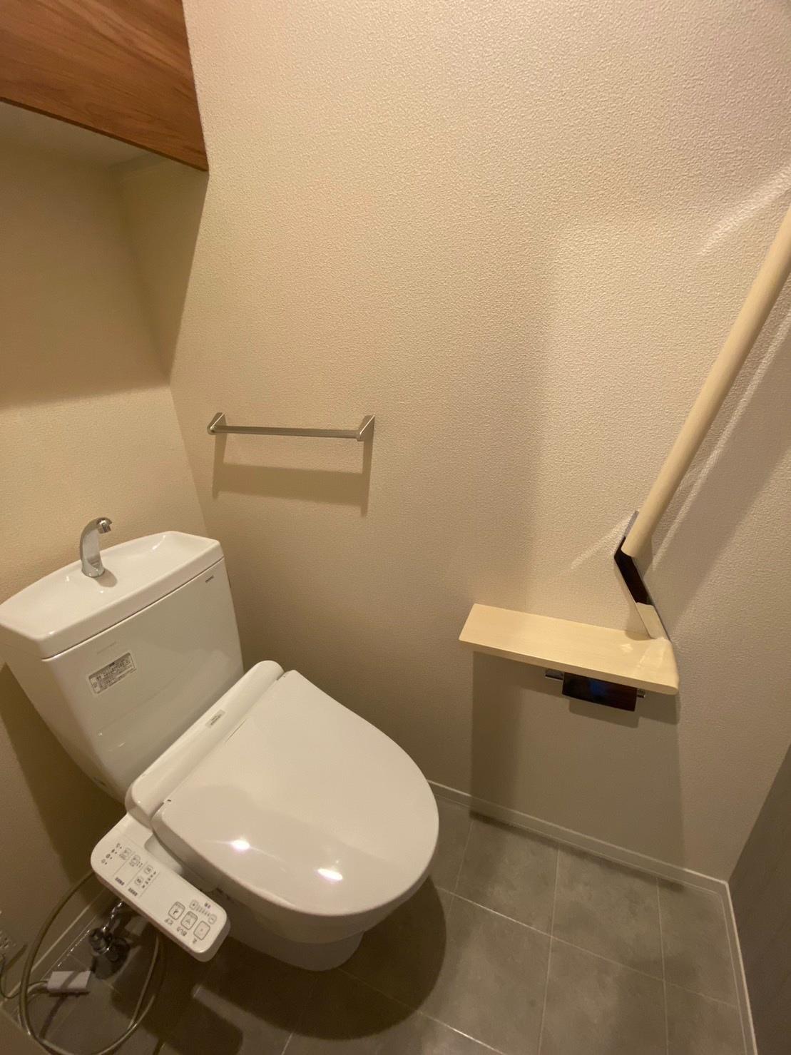 トイレ　３階のお部屋写真となります。