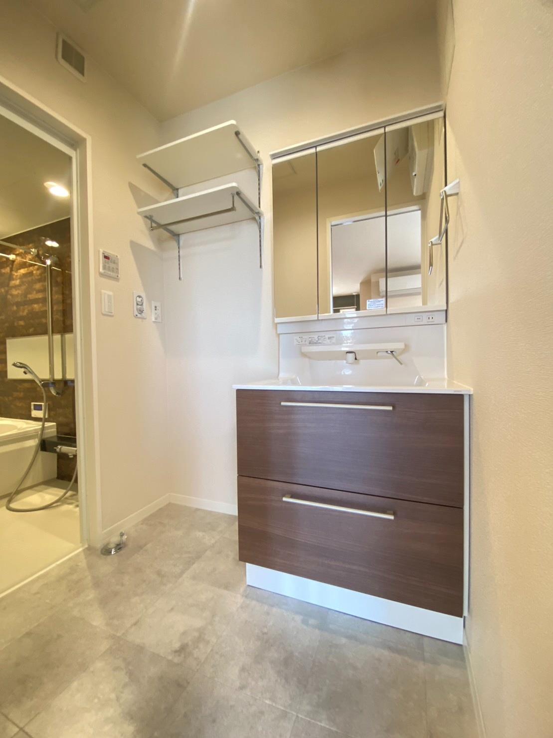 洗面設備　３階のお部屋写真となります。