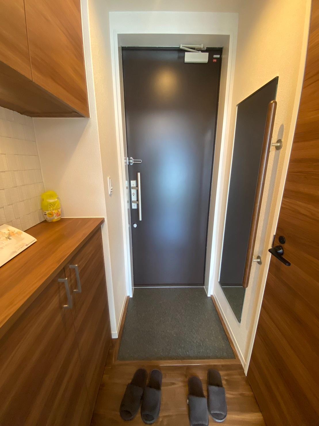 玄関　３階のお部屋写真となります。