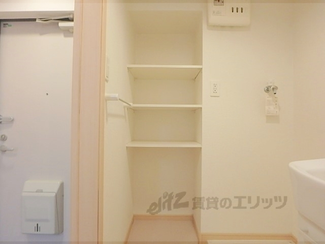 洗面設備　収納