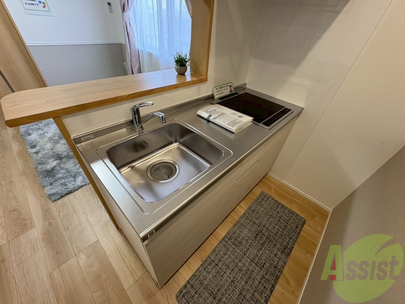 キッチン　こちらはＩＨコンロ２口付のカウンターキッチンになります。