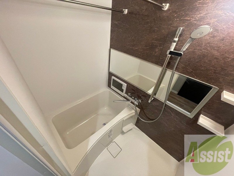 バス・シャワールーム　お風呂になります。一日の疲れを癒してくださいね。