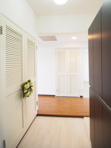 玄関　シューズボックス付きの玄関