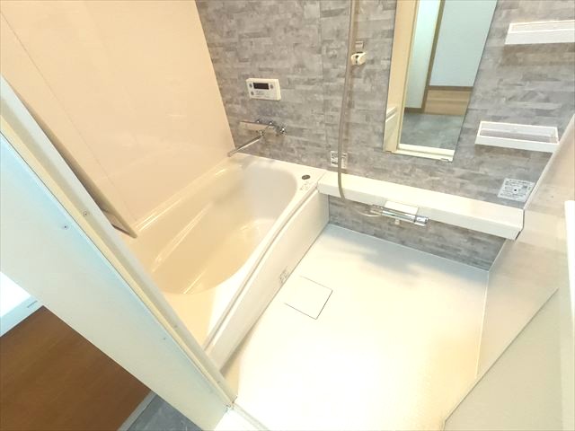 バス・シャワールーム　バスルーム