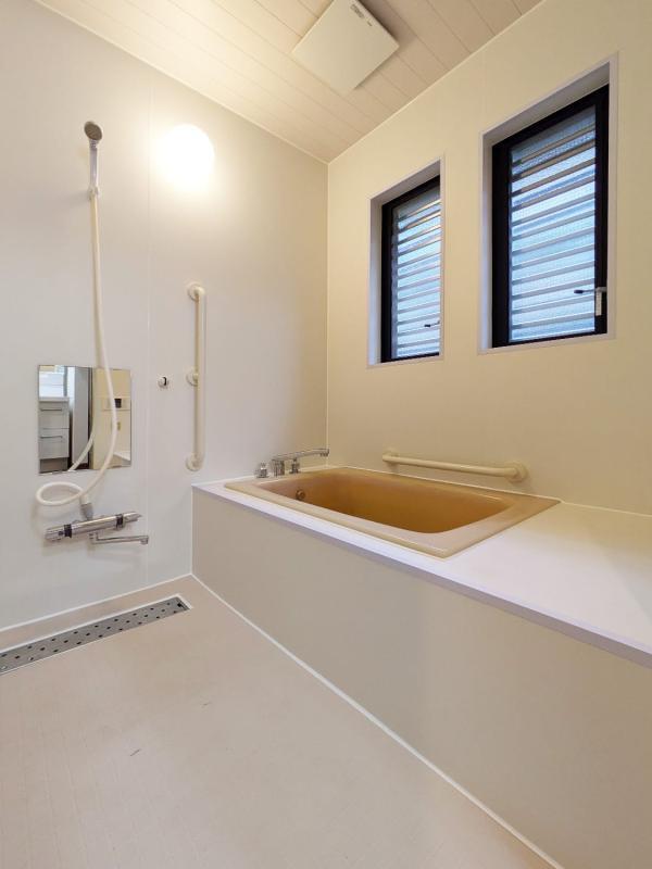 バス・シャワールーム　バス