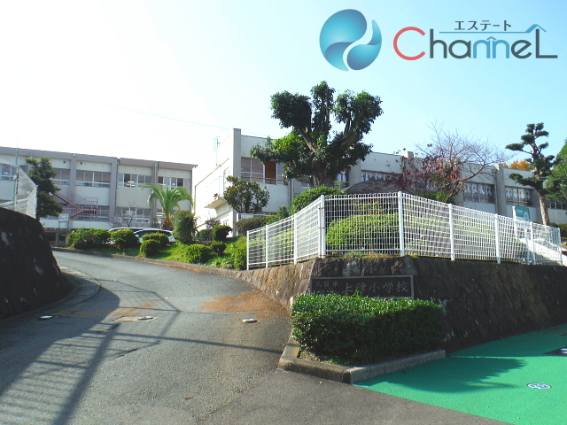 小学校　久留米市立上津小学校（小学校）まで1887m