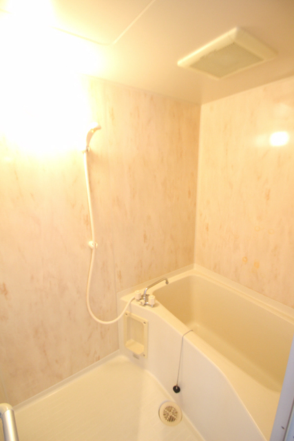 バス・シャワールーム　一日の疲れを洗い流してください