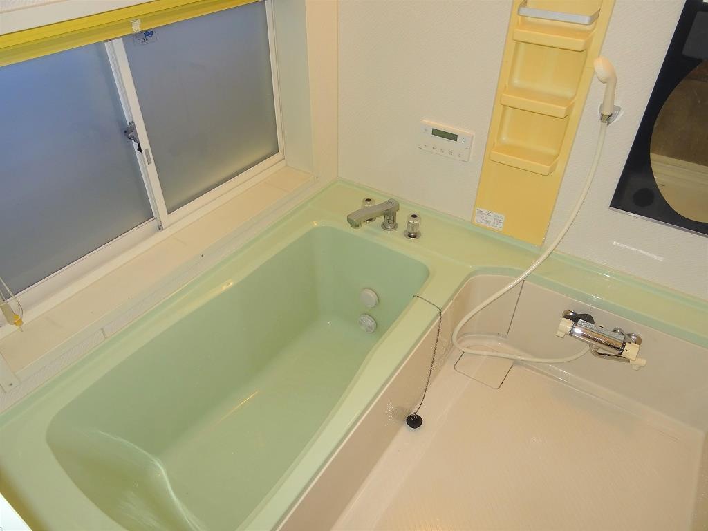 バス・シャワールーム　追焚き付きなのでゆっくりくつろげます♪