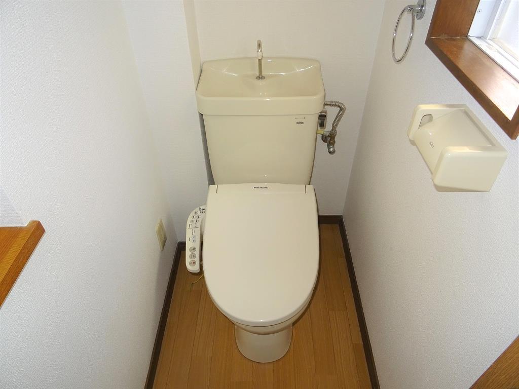 トイレ　1階と2階にトイレ有☆もちろんウォシュレット付き！