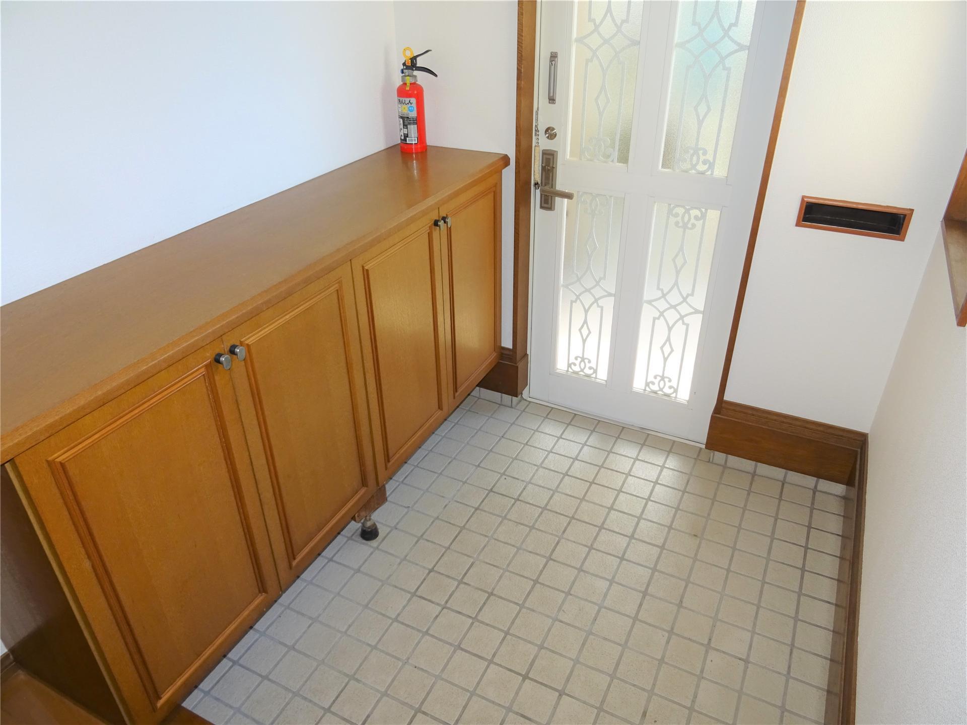 玄関　広々とした玄関です♪下駄箱有り☆