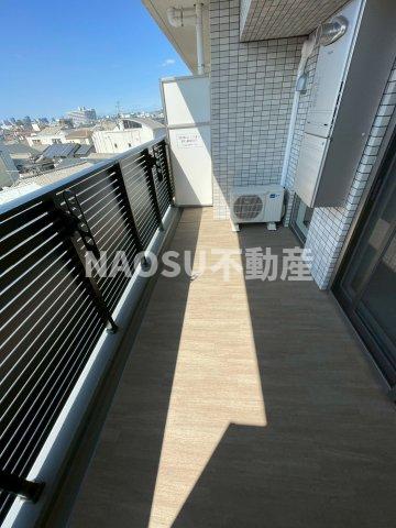 バルコニー　バルコニーからの眺めを楽しみながら食事をしませんか