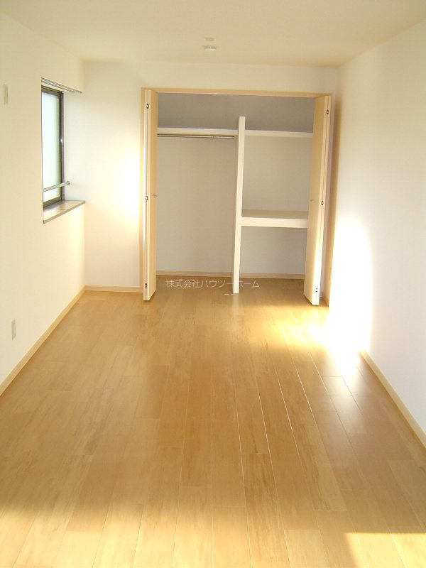 居室・リビング　※305の写真です