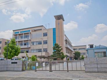 小学校　草加市立西町小学校（小学校）まで647m